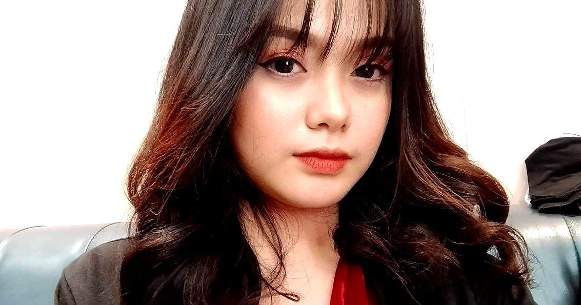 Gặp gỡ một cô gái lai ngực khủng 3P...